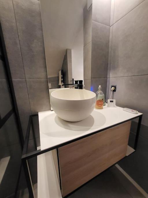 Grasse, Superbe 2 Pieces A 2 Minutes Du Centre Apartment Luaran gambar